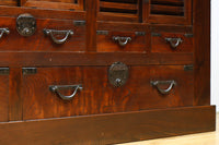 収納力抜群!! 時間を経た重厚感が素晴らしい収納箪笥 BB3141