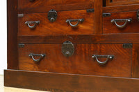 収納力抜群!! 時間を経た重厚感が素晴らしい収納箪笥 BB3141