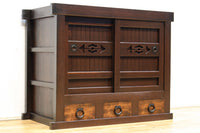 稀少サイズ!! カウンターに!! 小振りサイズの格調漂う近江水屋箪笥 BB3102