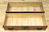 美しい光沢を放つアイアンフレーム付き最上衣裳箪笥 BB3106