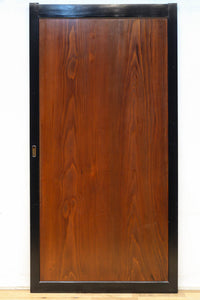 幅903ミリ 見事な漆の艶を纏う美しい杢目を魅せる板戸 F8531 在庫4枚