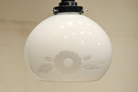 椿の花の透かし絵が浮かぶ可愛らしい電笠 DC8440