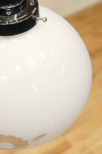 椿の花の透かし絵が浮かぶ可愛らしい電笠 DC8440