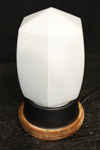 六角柱状のレトロ感溢れる天井直付け灯 DC7820