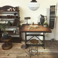 頑丈な鉄脚を味わいある天板と組み合わせた創作テーブル Ba7799