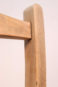 オーク木地の風合いと味わい溢れるアンティークチェアー DB7256c