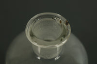 中身が見える淡い透明色のガラス瓶 Da5576c