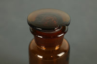 可愛らしいサイズの茶色のガラス瓶 Da5576k