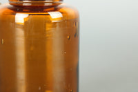 可愛らしいサイズの茶色のガラス瓶 Da5576k