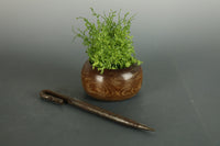 ずっしりと重い鉄製の杭 Db0099