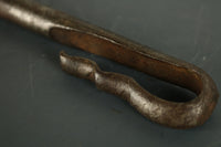 ずっしりと重い鉄製の杭 Db0099