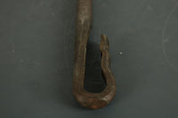 ずっしりと重い鉄製の杭 Db0099