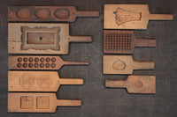 幾何学模様や作りが味わい深い持ち手付きの菓子型 DB2472hj 在庫2個