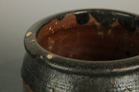 釉薬の色味や味わいが見事な小型の壺 DB4150