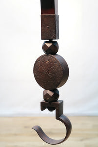 珍品!! 全体を朱漆で彩る華やかな自在鉤 DB2653