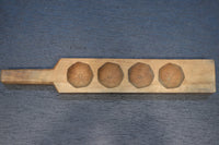 A confectionery DB7551a-f inventory (a: 1 b: 1 c: 1 e: 1, 1 e: 1)) with a lid picture of the scene.