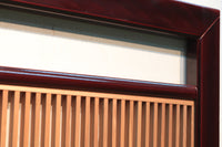 朱色の木枠と木地色の縦繁が雅で美しい欄間 E6817 在庫1枚