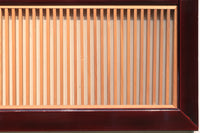朱色の木枠と木地色の縦繁が雅で美しい欄間 E6817 在庫1枚