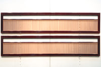 朱色の木枠と木地色の縦繁が雅で美しい欄間 E6817 在庫1枚