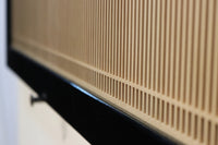 黒枠に木地色の縦繁が映えるガラス入り欄間 E8603 在庫1枚