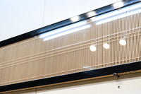 黒枠に木地色の縦繁が映えるガラス入り欄間 E8603 在庫1枚