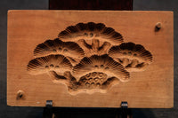 花や葉っぱで華やいだ趣きある蓋付きの菓子型 DB6852a-e 在庫(e:1)個