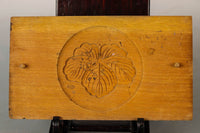 Confectionery DB6862a-f inventory (a: 1 b: 0 c: 1 e: 1 f: 1) 1 e: 1) with the lid of the family crest on the family crest