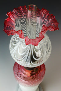 The red diamond vase stand lamp