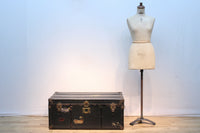 立派な金具の付いたお洒落なトランクケース DB2985