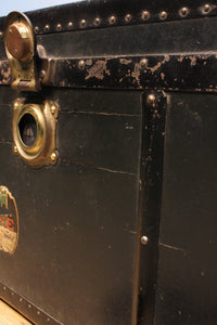 立派な金具の付いたお洒落なトランクケース DB2985