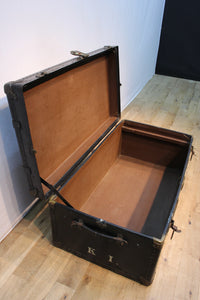 立派な金具の付いたお洒落なトランクケース DB2985