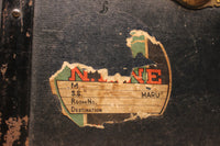 立派な金具の付いたお洒落なトランクケース DB2985