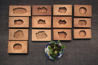 繊細な花模様を1つ描いた風情ある四角の菓子型 DB3107a-m 在庫4個