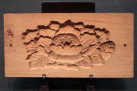 繊細な花模様を1つ描いた風情ある四角の菓子型 DB3107a-m 在庫4個