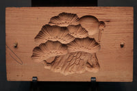 花木や家屋などの模様を1つ描いた情緒ある四角の菓子型 DB3108a-n 在庫8個