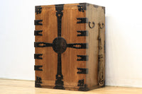 珍品!! 11杯の引き出しを備えた風格漂う行商箪笥 BB1089