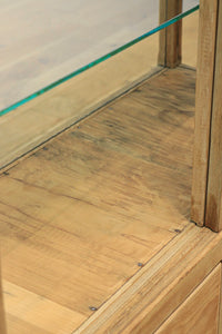 ディスプレイに最適な開放感ある4面ガラスケース BB1435