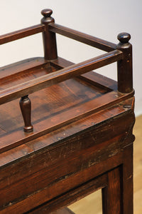 和モダンデザイン!! すっきり中を見渡せる小ぶりの四面ガラスショーケース BB1579