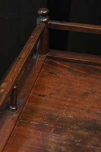 和モダンデザイン!! すっきり中を見渡せる小ぶりの四面ガラスショーケース BB1579