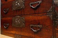 稀少!!唐獅子金具の古色を纏う仙台衣裳箪笥 Ba9316-MT