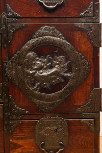 稀少!!唐獅子金具の古色を纏う仙台衣裳箪笥 Ba9316-MT