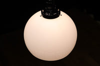 真っ白な球体に雷紋が浮かぶ上品な電笠 DC1117