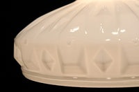 個性的なプレス模様が魅力のプレスガラス電笠 DC1308