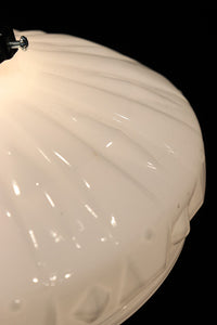 個性的なプレス模様が魅力のプレスガラス電笠 DC1308