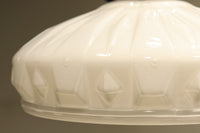 個性的なプレス模様が魅力のプレスガラス電笠 DC1308