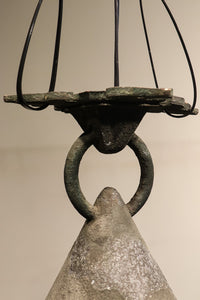 三角屋根とレリーフ模様が可愛いらしいシャンデリア DC1524