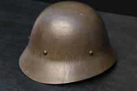 時代を重ねた渋みある鉄製ヘルメット DC1734