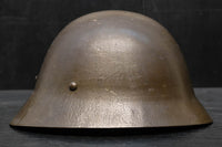 時代を重ねた渋みある鉄製ヘルメット DC1734