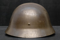 時代を重ねた渋みある鉄製ヘルメット DC1734