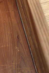 大らかな流れの杢目が魅力的な正方形の木箱 DC2018